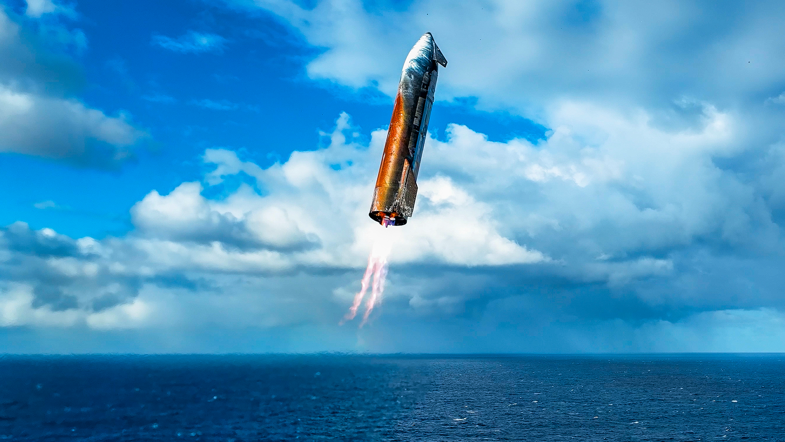 SpaceX's Ship upper stage comes down for a splashdown in the Indian Ocean to wrap up Starship's Flight 10 test on Aug. 26, 2025.